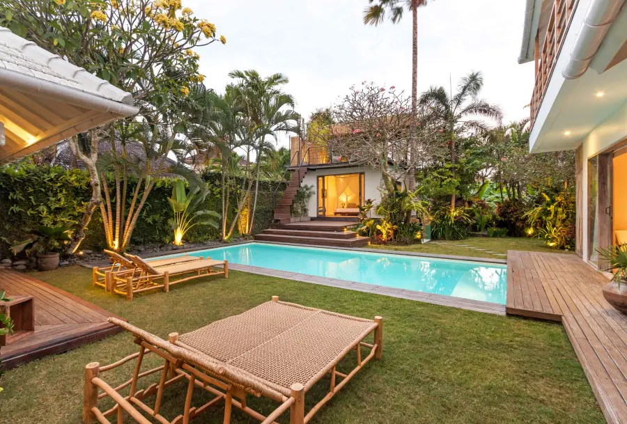 15_171228382063558Casabianca_-_Pool_Night_05