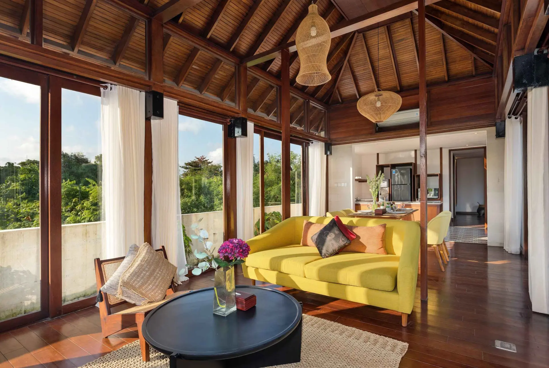 169897454263882Chands_2BR_-_Living_3_32_11zon