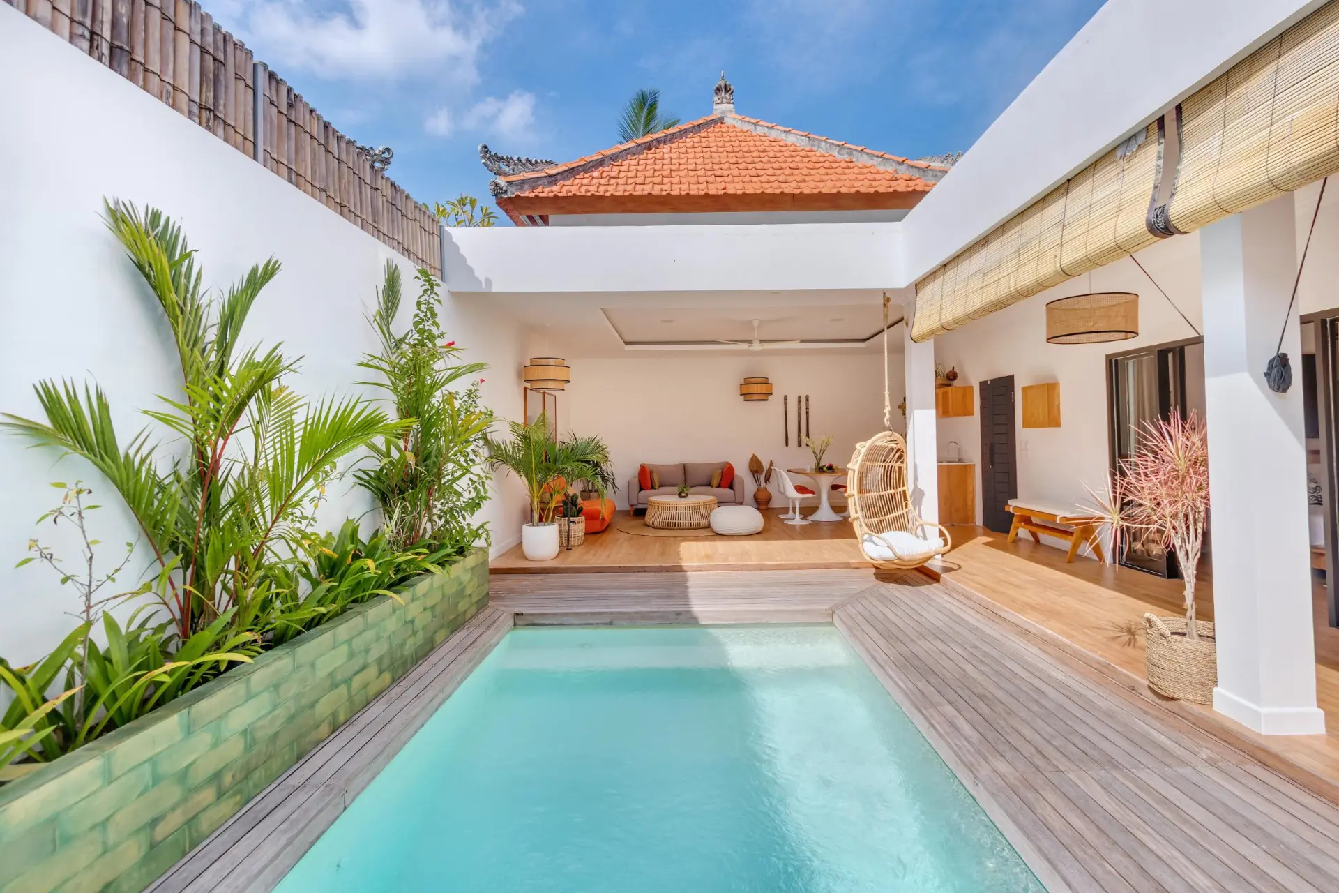 169899215943488Greco_-_Pool_Daylight_A