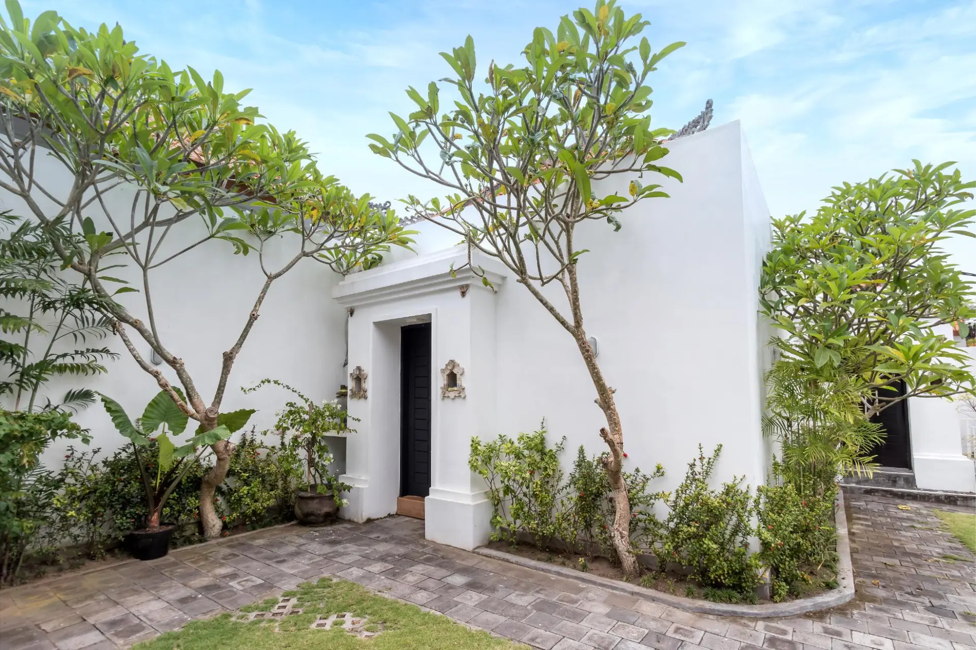 169899224022891Greco_-_Entance_1_Daylight