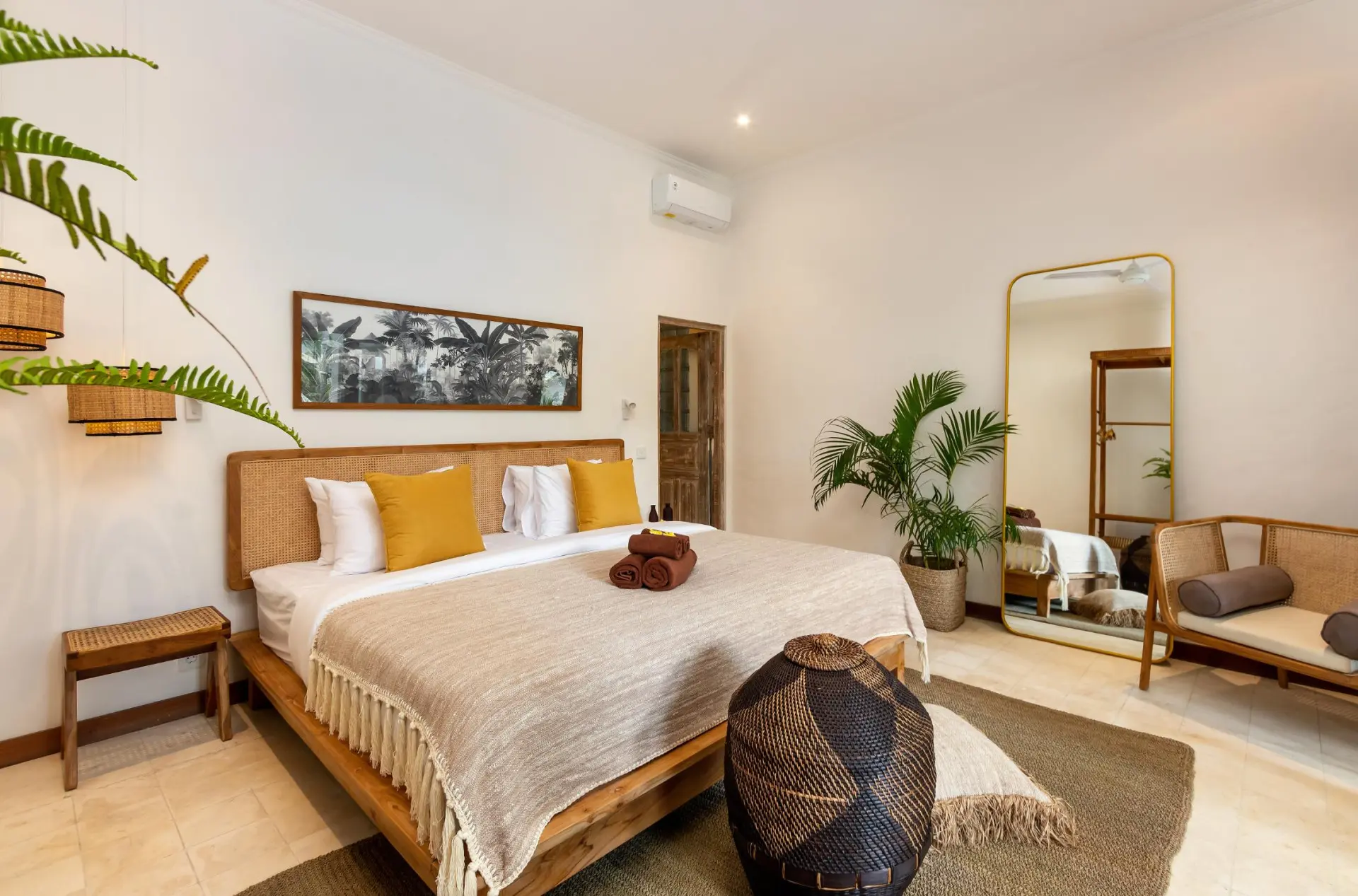 16989928352508Gauguin_-_Bedroom_B01