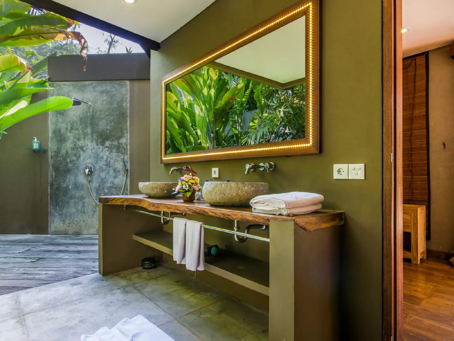 169899639154351Villa-Yoga-Bathroom_4