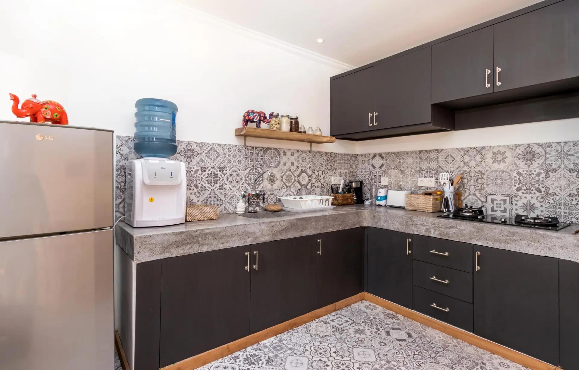 16993187933263221_-_Villa_Makasi_-_Kitchen_A