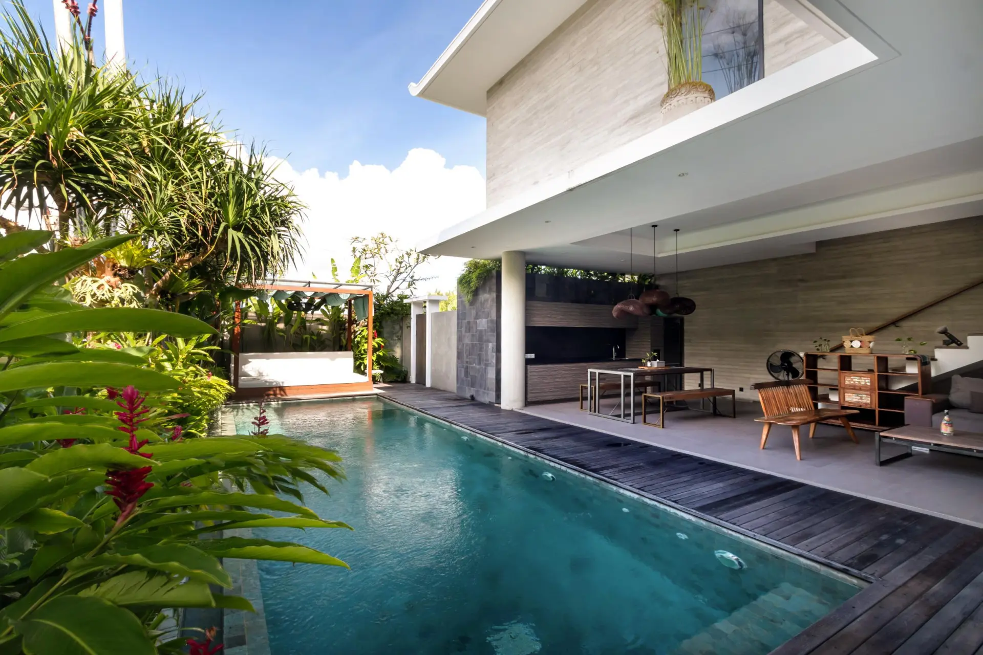 169933048630925Swan_R_-_Pool_Day_04