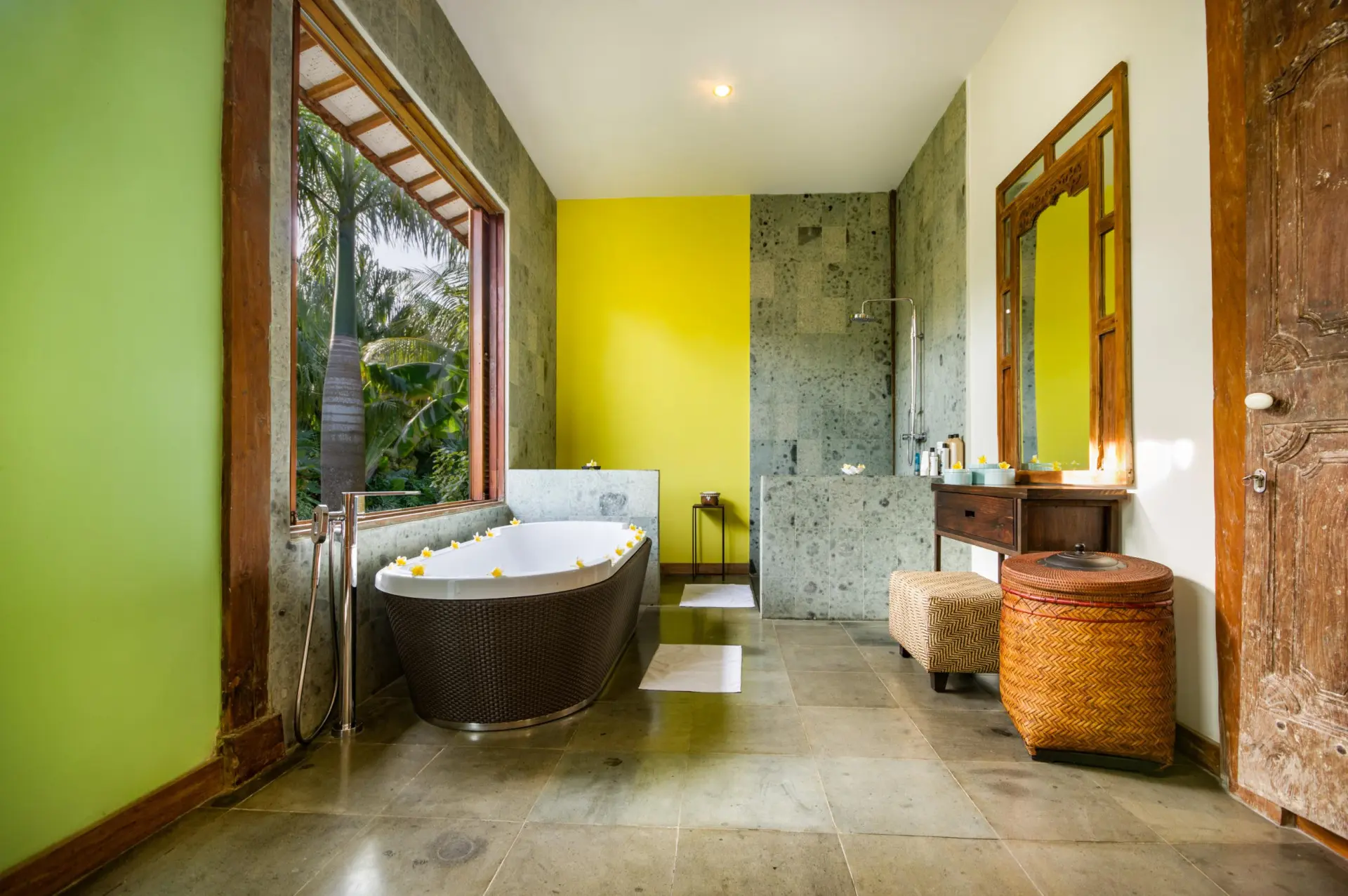 16993318766008Villa_Desa_Roro_-_Bedroom_3_-_bathroom_-_2