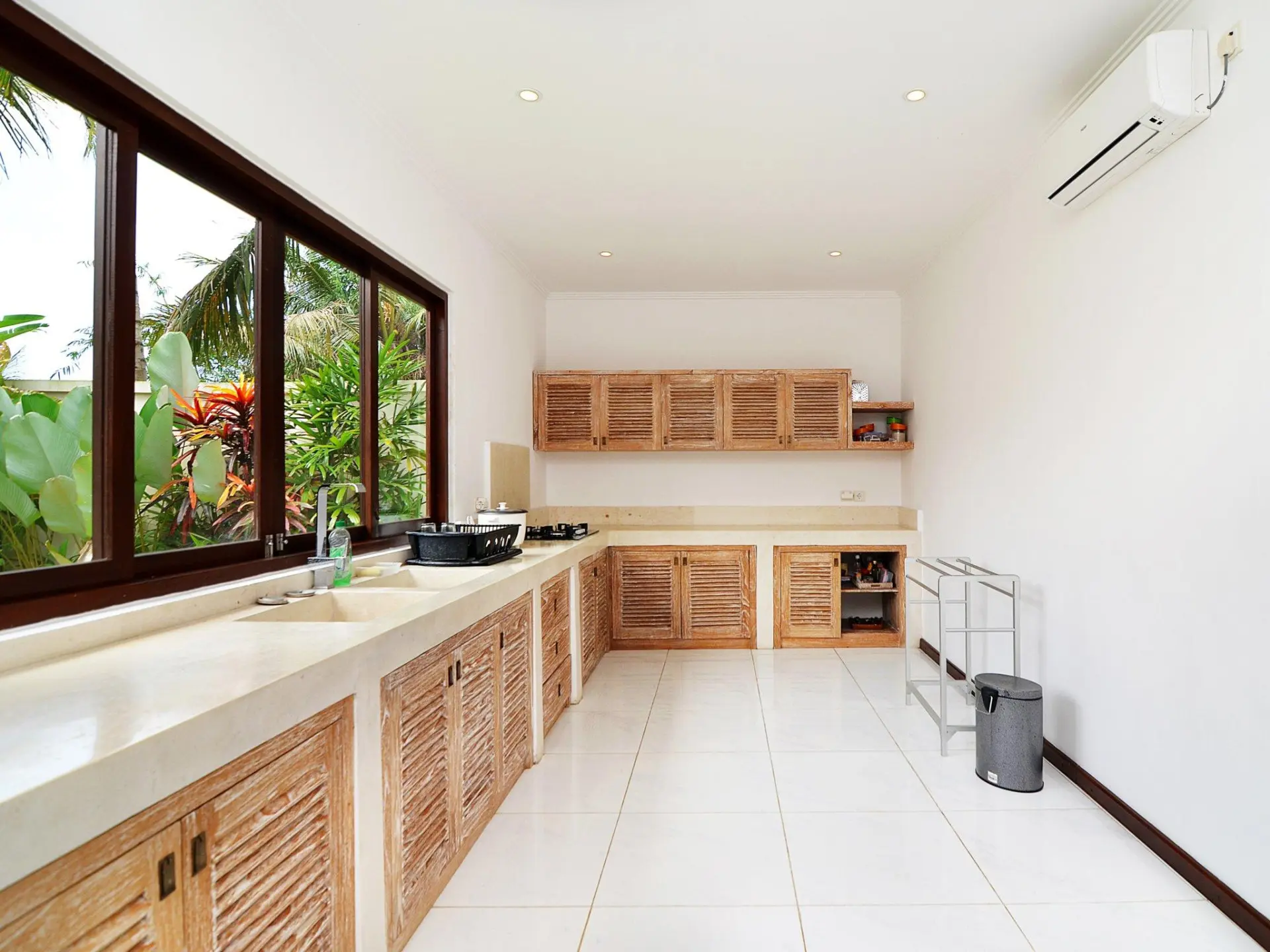 16993451626100Villa_Candi_Kecil_Empat_-_Kitchen