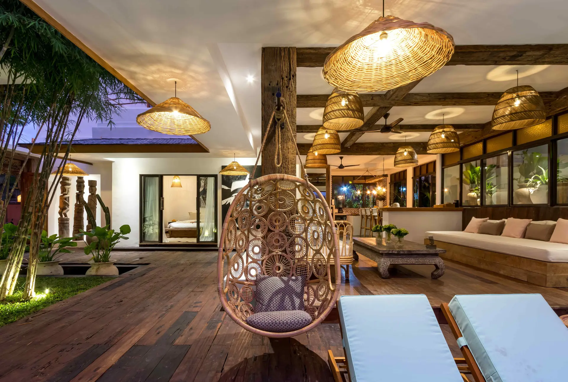 17037347069655Metisse_-_Pool_Deck