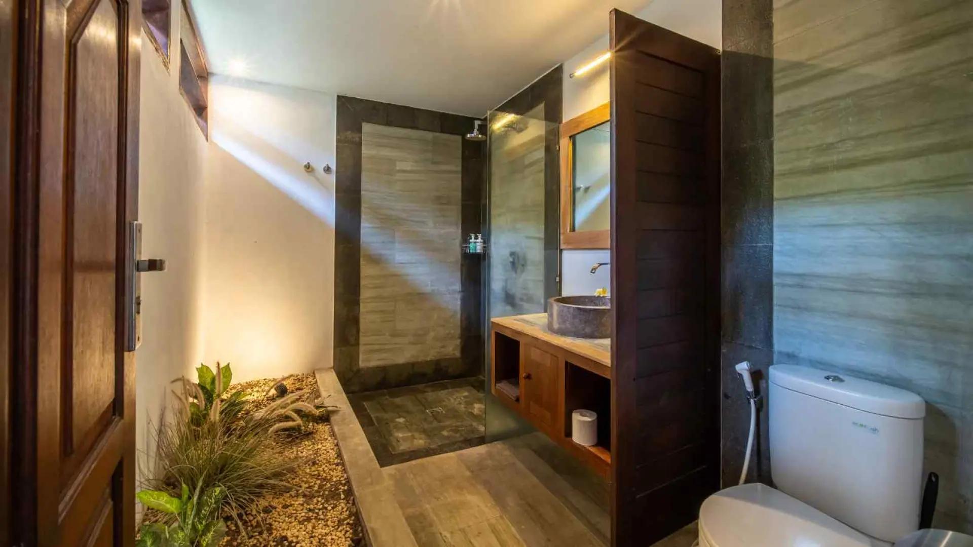 170502941957471BPS04809-HDR