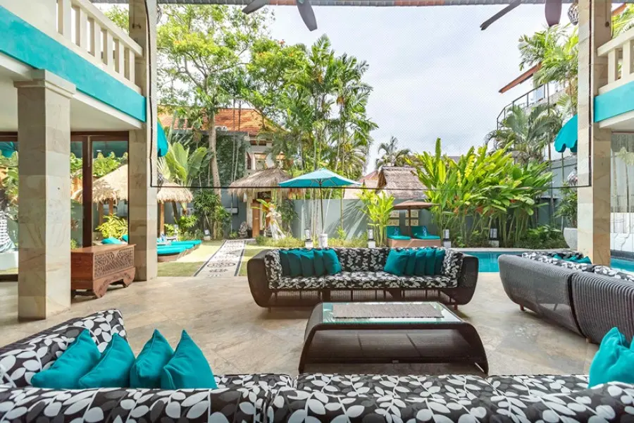 171108953917817_NAG0172-HDR