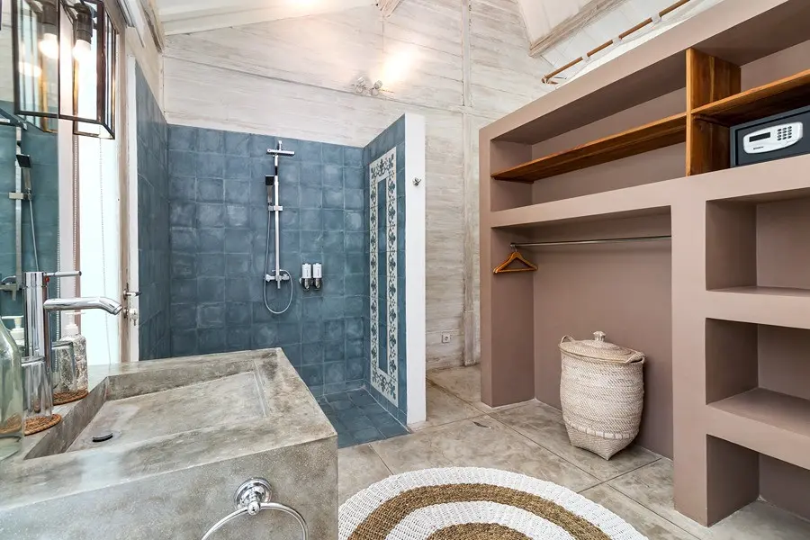 171557163099972Little_Mannao_-_Bathroom_4A