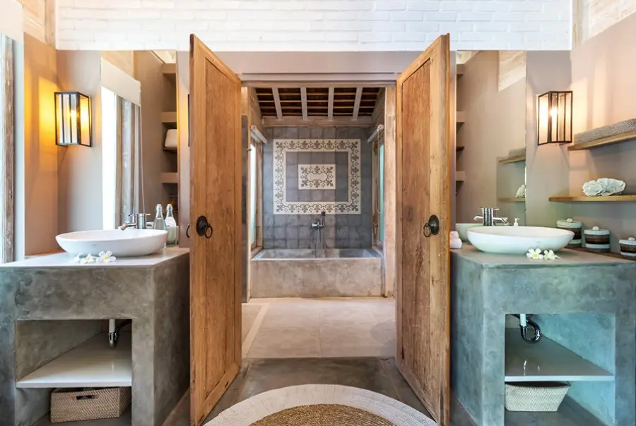 171557166754738Little_Mannao_-_Bathroom_1A