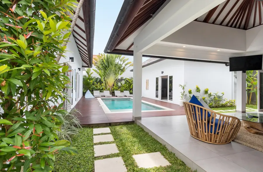 171582923633570Hiburan_2_-_Garden_1